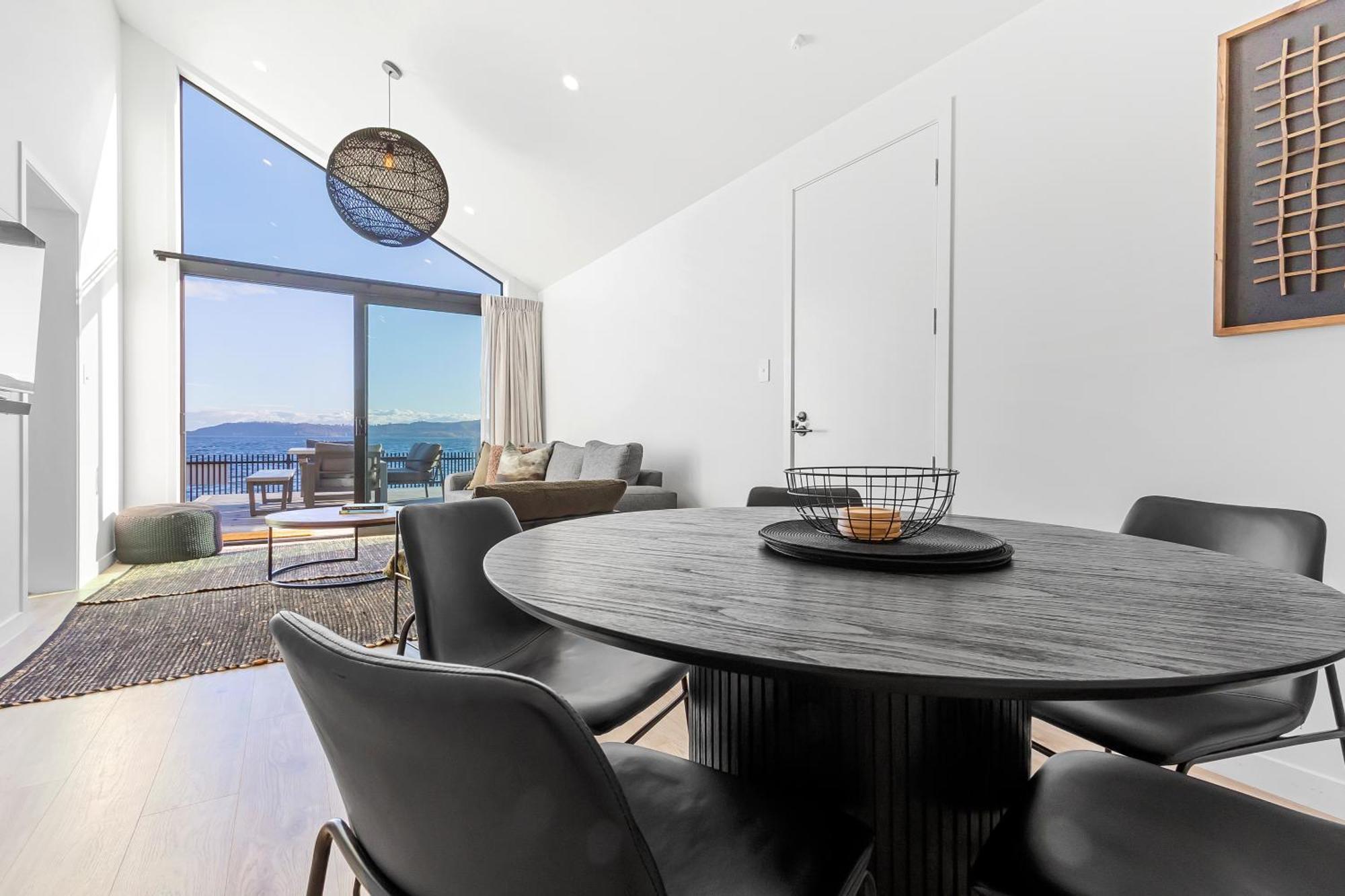 Brand New Lake Front Homes Spa Pool Lago Lago Taupo Esterno foto