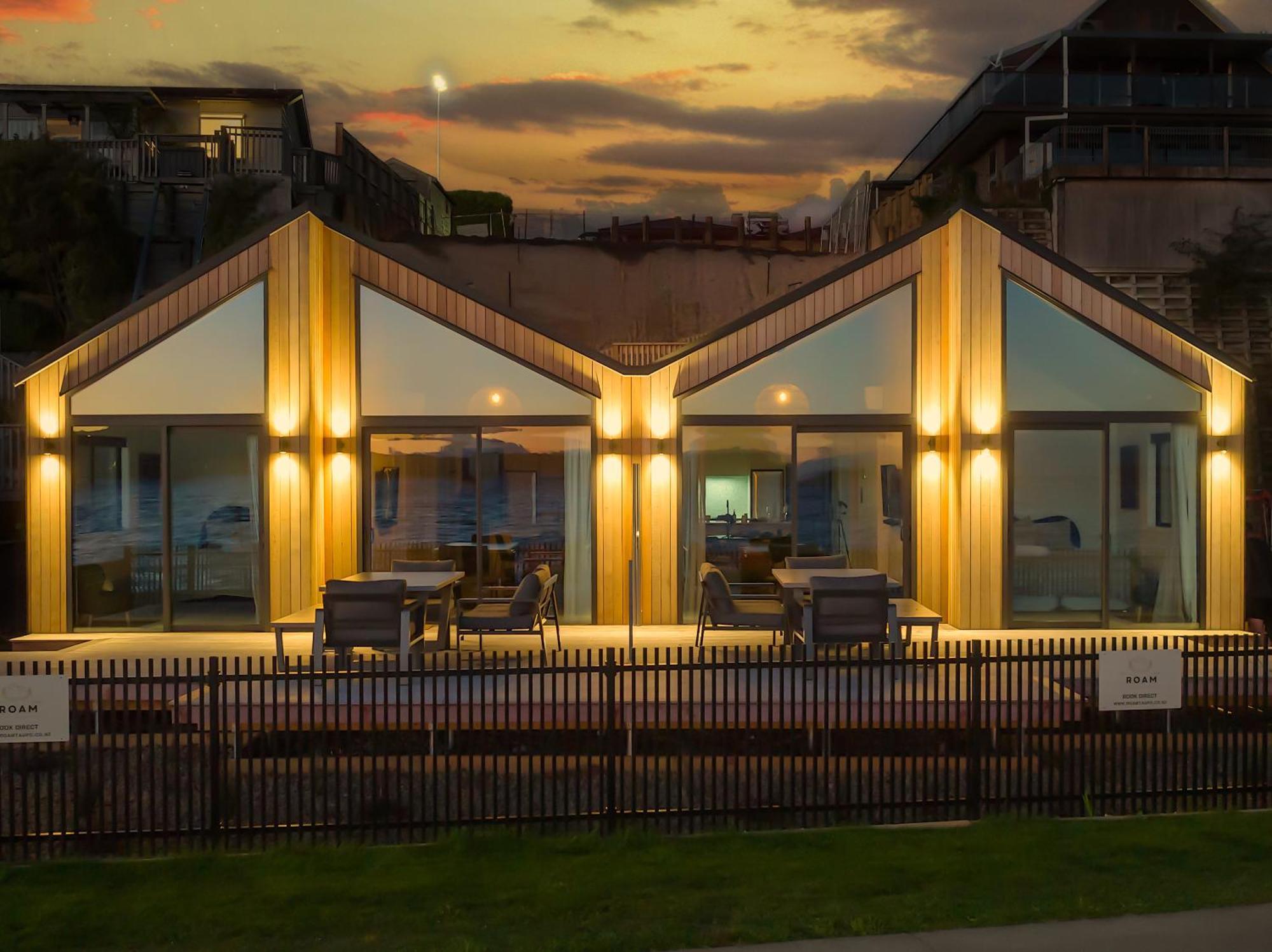 Brand New Lake Front Homes Spa Pool Lago Lago Taupo Esterno foto